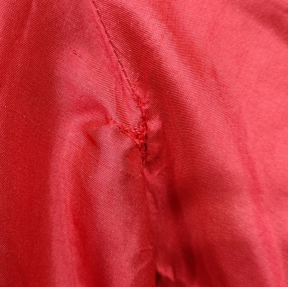 Norm Thompson 100% Silk Embroidered Floral Button Shirt Women's L Red Holiday - Picture 9 of 10